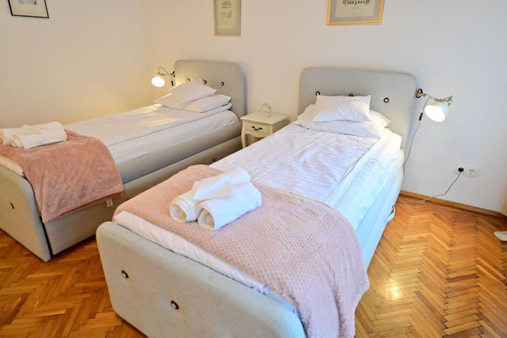 Flh - Althaus Lägenhet Sibiu Exteriör bild