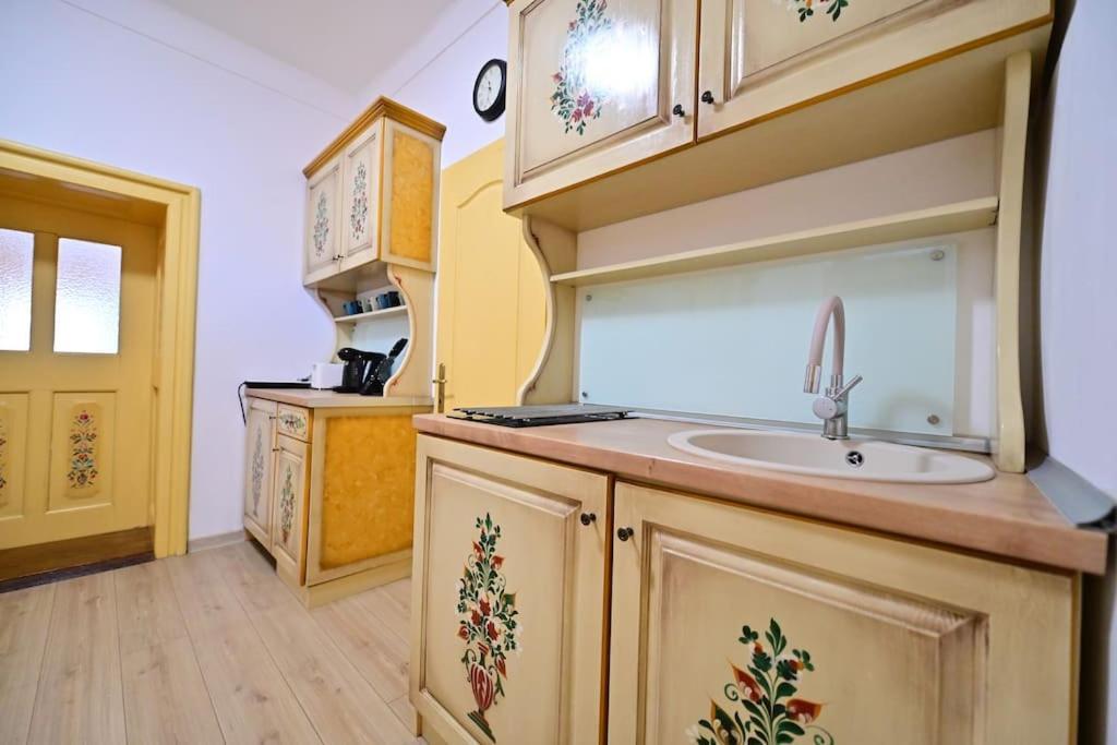 Flh - Althaus Lägenhet Sibiu Exteriör bild